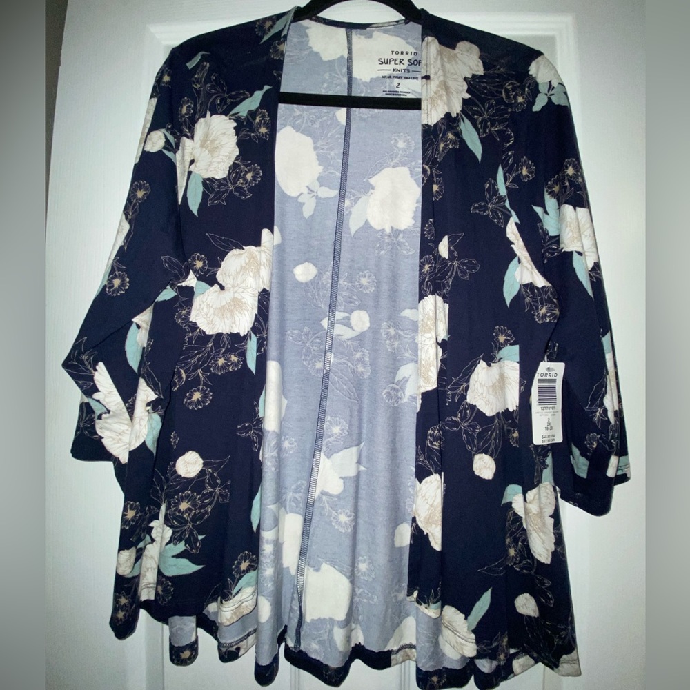 NWT Torrid Super Soft Cardigan Sz2
